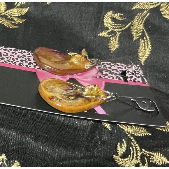 Unique Shell Earrings - Picture 2 of 2